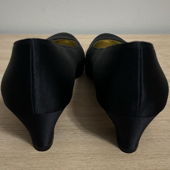 Salvatore Ferragamo Black Satin Block Heel Almond‎ Toe Pumps